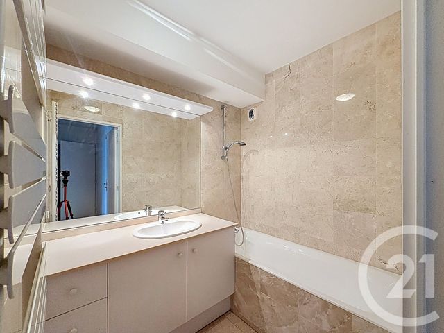 Appartement F5 à vendre - 5 pièces - 107.07 m2 - ISSY LES MOULINEAUX - 92 - ILE-DE-FRANCE - Century 21 Montparnasse Pasteur